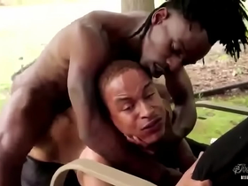 Negro dotado fodendo sem dó