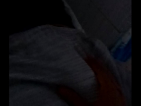 Pegando no pa* do amigo hétero enquanto no joga no celular